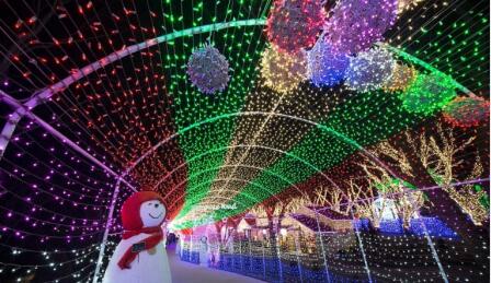 主題公園亮化設計如何推動園區(qū)夜間經(jīng)濟增長？